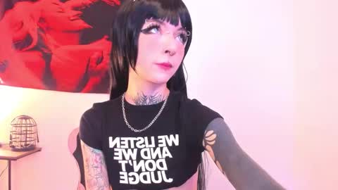 cel I am independent Help me reach 200 thumbs up uwu online show from 12, 11, 2025