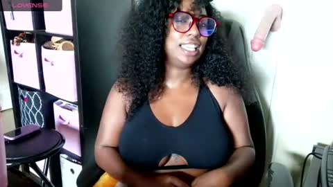 Cyndy Lou Who online show from 16, 6, 2026