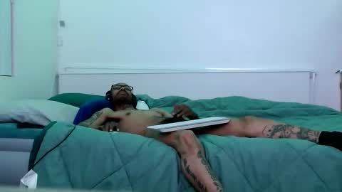 Snapshot of cyrusveal3 chatting on 11, 6, 2026 SkinnyTattedGuy online show from 11, 6, 2026