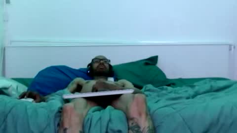Snapshot of cyrusveal3 chatting on 15, 6, 2026 SkinnyTattedGuy online show from 15, 6, 2026