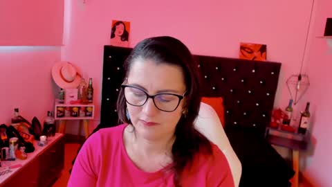 Mia  online show from 23, 1, 2025