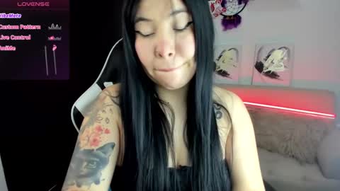 Snapshot of daahanna_ chatting on 11, 10, 2025 Ailyn  online show from 11, 10, 2025