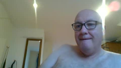 Snapshot of daddyhere4uall6 chatting on 14, 10, 2025 daddyhere4uall6 online show from 14, 10, 2025