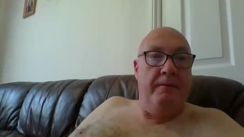 Snapshot of daddyhere4uall6 chatting on 18, 10, 2025 daddyhere4uall6 online show from 18, 10, 2025