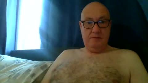 Snapshot of daddyhere4uall6 chatting on 20, 10, 2025 daddyhere4uall6 online show from 20, 10, 2025