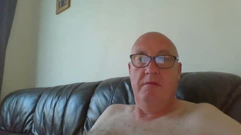daddyhere4uall8 online show from 4, 8, 2026