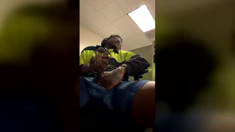 Snapshot of daddyleebbc chatting on 12, 2, 2026 DaddyLeeBBC online show from 12, 2, 2026