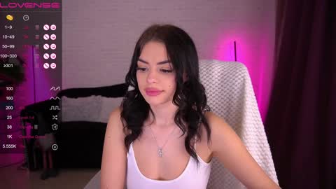 daenerys_daen online show from 3, 12, 2024