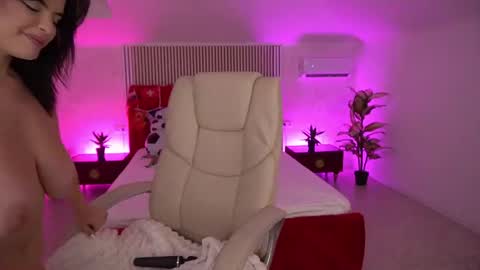 Snapshot of daenerys_daen chatting on 7, 7, 2026 daenerys_daen online show from 7, 7, 2026
