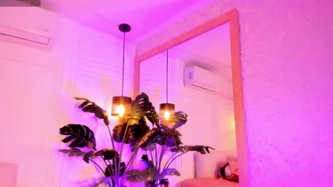 dafne_hillss online show from 14, 4, 2026