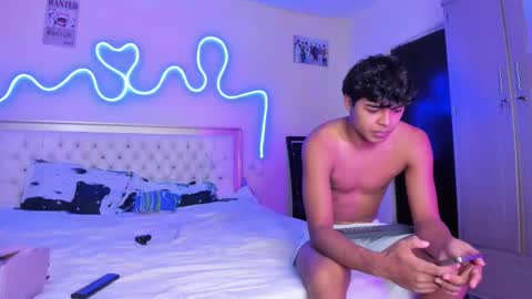 Snapshot of dafnezahiraa_ chatting on 19, 12, 2025 dafnezahiraa online show from 19, 12, 2025