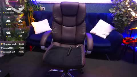 Dafni Mon online show from 2, 3, 2025