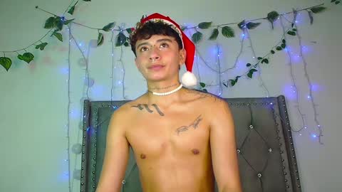 Snapshot of daimond_cooper chatting on 24, 12, 2024 daimond cooper online show from 24, 12, 2024