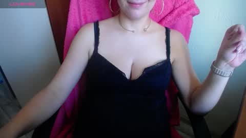 Snapshot of daintyygirl chatting on 30, 10, 2025 daintyygirl online show from 30, 10, 2025