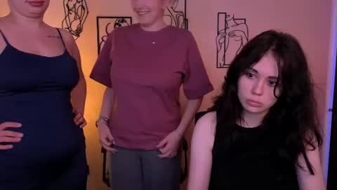 Little Di online show from 12, 7, 2026