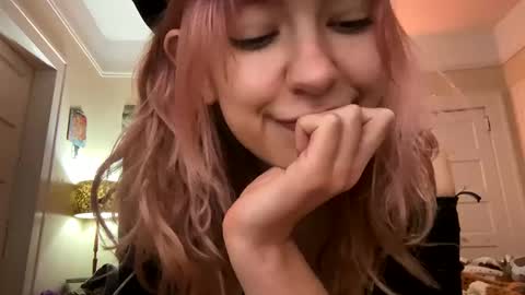 DaisyB3 online show from 5, 2, 2025