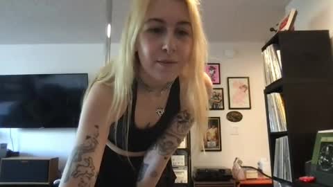 daisymynx online show from 4, 4, 2026