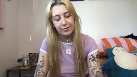 daisymynx online show from 16, 4, 2026