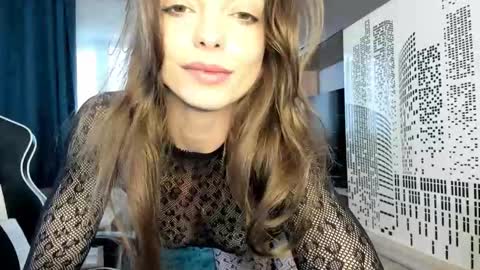 Snapshot of daisysland chatting on 3, 11, 2025 Beatrice online show from 3, 11, 2025