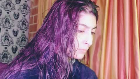 Snapshot of dak_7 chatting on 2, 2, 2025 -- -- help me reach 100 hands up online show from 2, 2, 2025