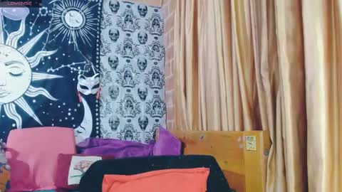 Snapshot of dak_7 chatting on 6, 3, 2025 -- -- help me reach 100 hands up online show from 6, 3, 2025