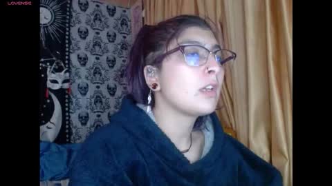 Snapshot of dak_7 chatting on 18, 10, 2025 -- -- help me reach 100 hands up online show from 18, 10, 2025