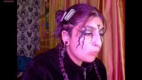 Snapshot of dak_7 chatting on 1, 11, 2025 -- -- help me reach 100 hands up online show from 1, 11, 2025