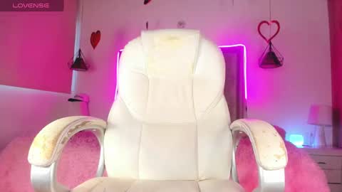 Snapshot of dakota_ds chatting on 11, 3, 2025 dakota_ds online show from 11, 3, 2025