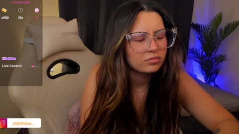 dakottaa__ online show from 17, 1, 2026