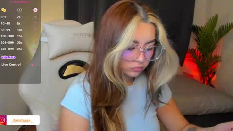 dakottaa__ online show from 23, 5, 2026