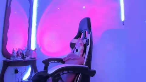 Dalia April online show from 7, 3, 2026