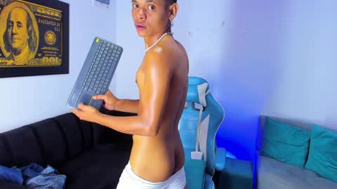 Snapshot of damar_felipe chatting on 9, 1, 2025 damar_felipe online show from 9, 1, 2025
