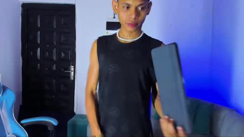 Snapshot of damar_felipe chatting on 5, 3, 2025 damar_felipe online show from 5, 3, 2025