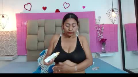 Snapshot of damaryleon chatting on 15, 12, 2025 damaryleon online show from 15, 12, 2025