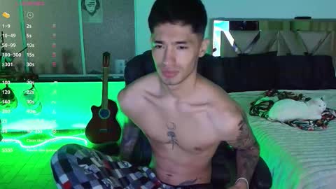 Snapshot of damon_333 chatting on 8, 11, 2025 Damon online show from 8, 11, 2025