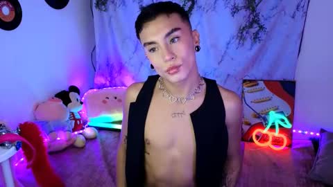 Snapshot of damon_clark_ chatting on 16, 2, 2025 damon_clark_ online show from 16, 2, 2025