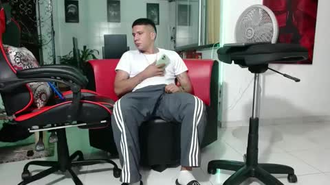 damyan_2003 online show from 22, 12, 2024