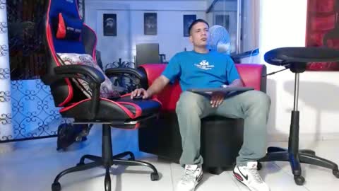 damyan_2003 online show from 25, 12, 2024