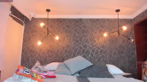    online show from 15, 11, 2025