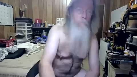 Snapshot of danagm chatting on 8, 1, 2025 Dana online show from 8, 1, 2025