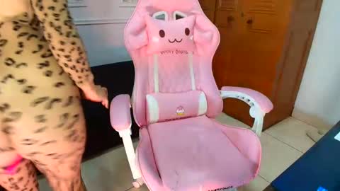 Danella Houston online show from 16, 12, 2025