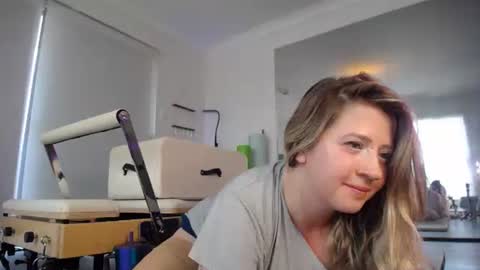 Dani Sunshine online show from 22, 12, 2025