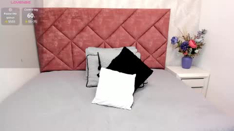 Snapshot of dania_moore_ chatting on 8, 1, 2025 JANE online show from 8, 1, 2025