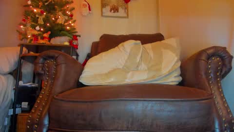 danidollxxx online show from 5, 12, 2025