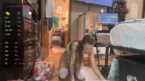 Snapshot of danidragon69 chatting on 25, 12, 2024 Dani Dragon online show from 25, 12, 2024