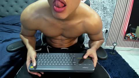 Snapshot of daniel_leconte chatting on 21, 11, 2025 daniel_leconte online show from 21, 11, 2025