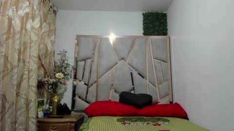 Snapshot of daniela_casallass chatting on 6, 4, 2026 Daniela online show from 6, 4, 2026