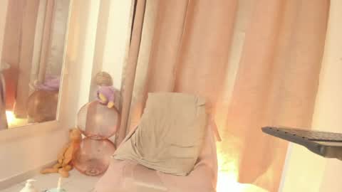 Snapshot of danielamay00 chatting on 12, 7, 2026 danielamay00 online show from 12, 7, 2026