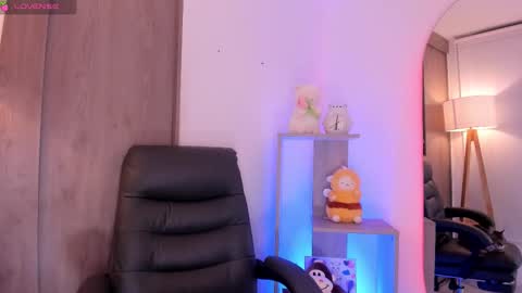 Danielle Rose online show from 14, 11, 2025