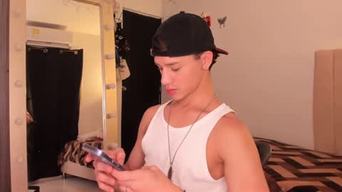 Daniels Cruz online show from 21, 2, 2025